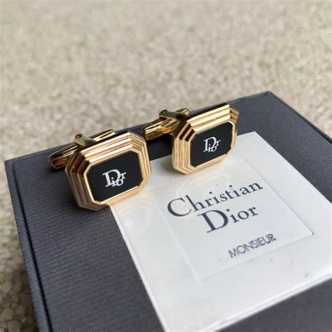 dior bouton de manchette|Boutons de manchette Dior Homme en Or et acier pour Homme.